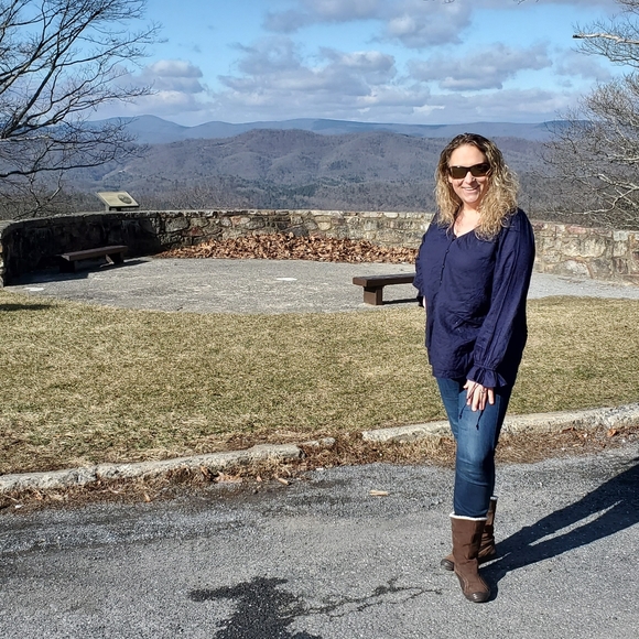 Meet your Posher, Allison - Picture 2 of 2